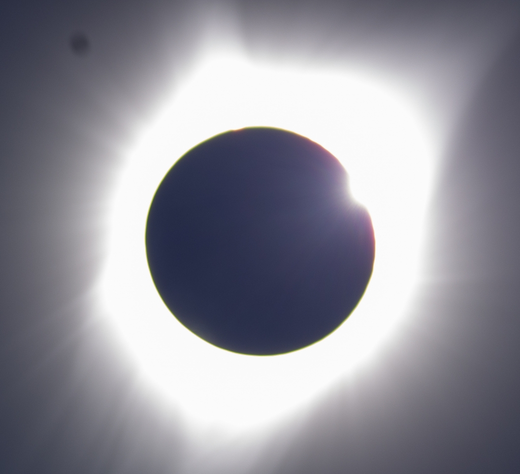 Approaching End of Totality
We are almost at the end of totality.  There is a hint of the end-totality diamond ring starting to appear.
