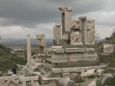 Memmius Tomb and Monument
Erected by fiat of the Emperor Augustus in the first century AD to commemorate the achievements of Memmius' grandfather, the notorious dictator Sulla Felix.
Keywords: Ephesus