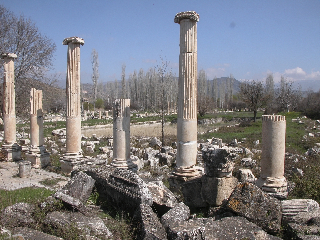 The Portico of Tiberius
Begun in the reign of Tiberius, for whom it was named, the Portico includes a large pool, 175 m long, 25 m wide and 1 m deep.
Keywords: Aphrodisias