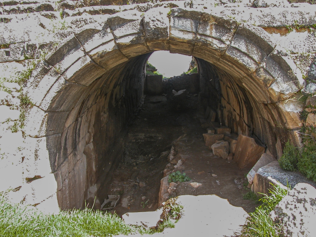 The Stadium at Aphrodisias
The culvert-like stadium entrance.
Keywords: Aphrodisias