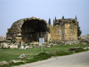 Hierapolis-20060327-0471.jpg