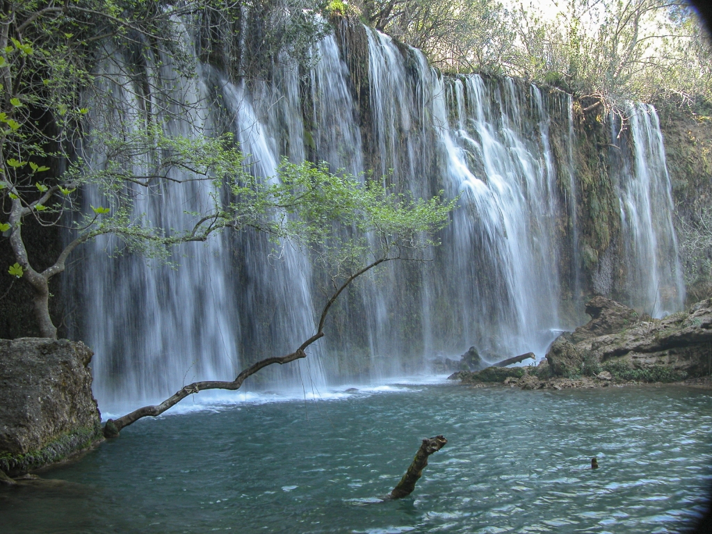 The Waterfall
The Kursunlu Waterfall is on a tributary of the Aksu, the major river of Antalya Province.  We were lucky to see it in springtime; it's reported that it dries to a trickle in the summer.
