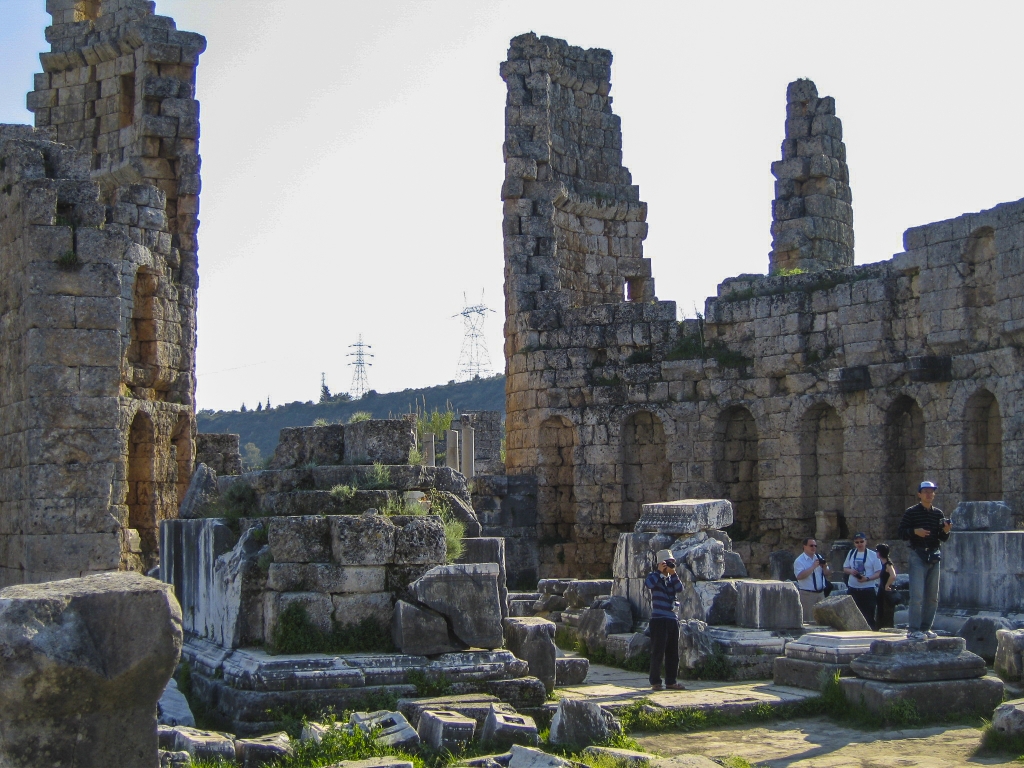 Courtyard at Hellenistic Gate
The horseshoe-shaped courtyard at the back of the Hellenistic Gate was redesigned in 121 AD by Plancia Magna, daughter of the governor and priestess of Artemis, who decorated it with inscripitions and statues to honor the emperors and their relatives.
