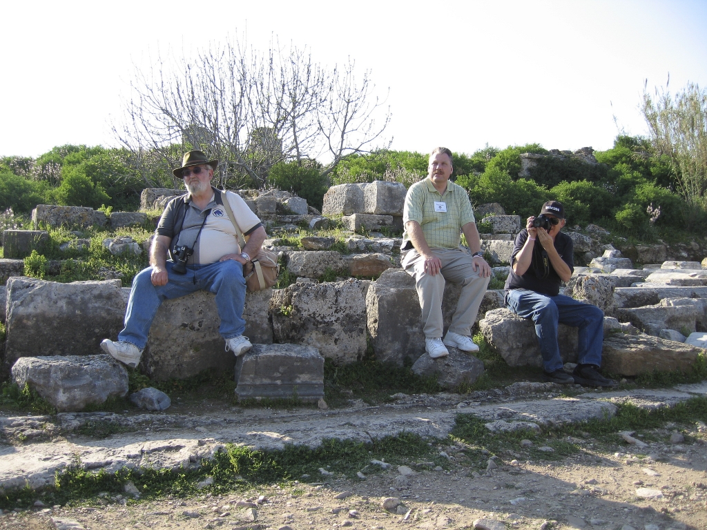 Ne'er-Do-Wells
A trio of barbarians, having pillaged the ancienty city, now lounges nonchalantly among the ruins.
