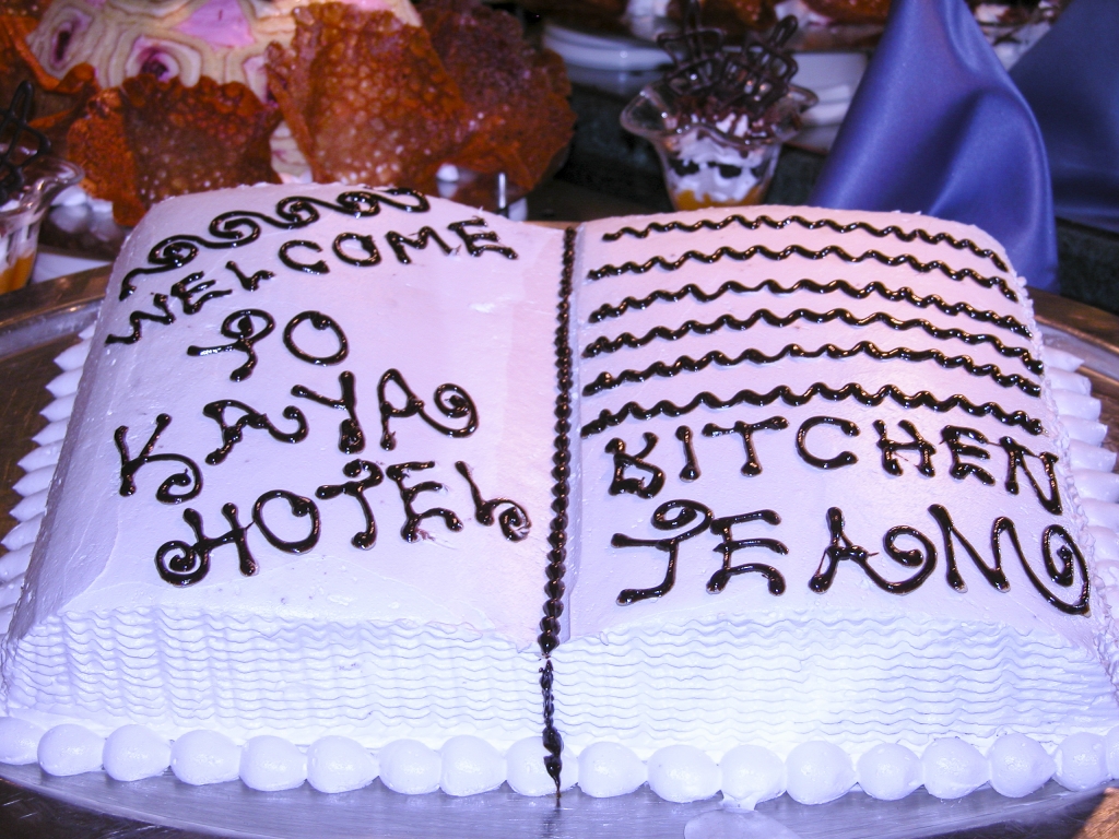 Welcome
The Kaya Side Hotel's kitchen team went all-out for the post-eclipse celebration.
