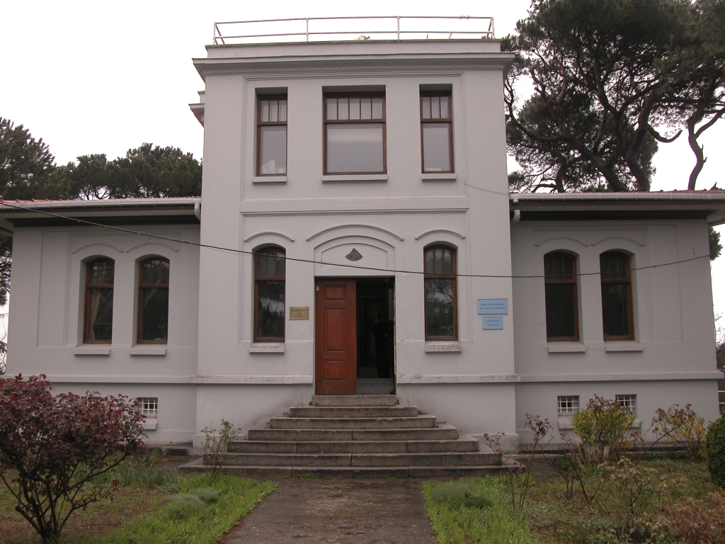Kandilli Observatory
Our first stop after landing in Istanbul was the Kandilli Observatory, or more formally known as the Kandilli Observatory and Earthquake Research Institute, affiliated with Boĝaziçi University of Istanbul.
