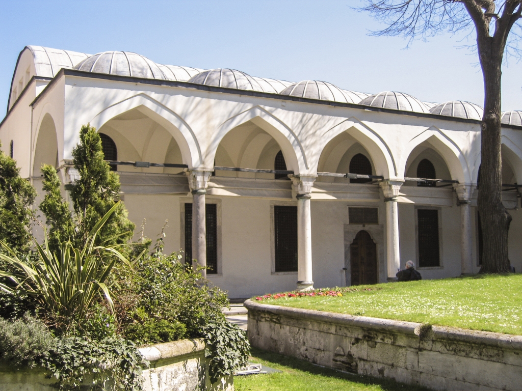 The Conqueror's Pavilion
Houses the Imperial Treasury.  Built around 1460, in the reign of Mehmed the Conqueror.  Among other items, this building contains the Topkapi Dagger, the object of the heist depicted in the 1964 movie Topkapi, one of my favorite films.

