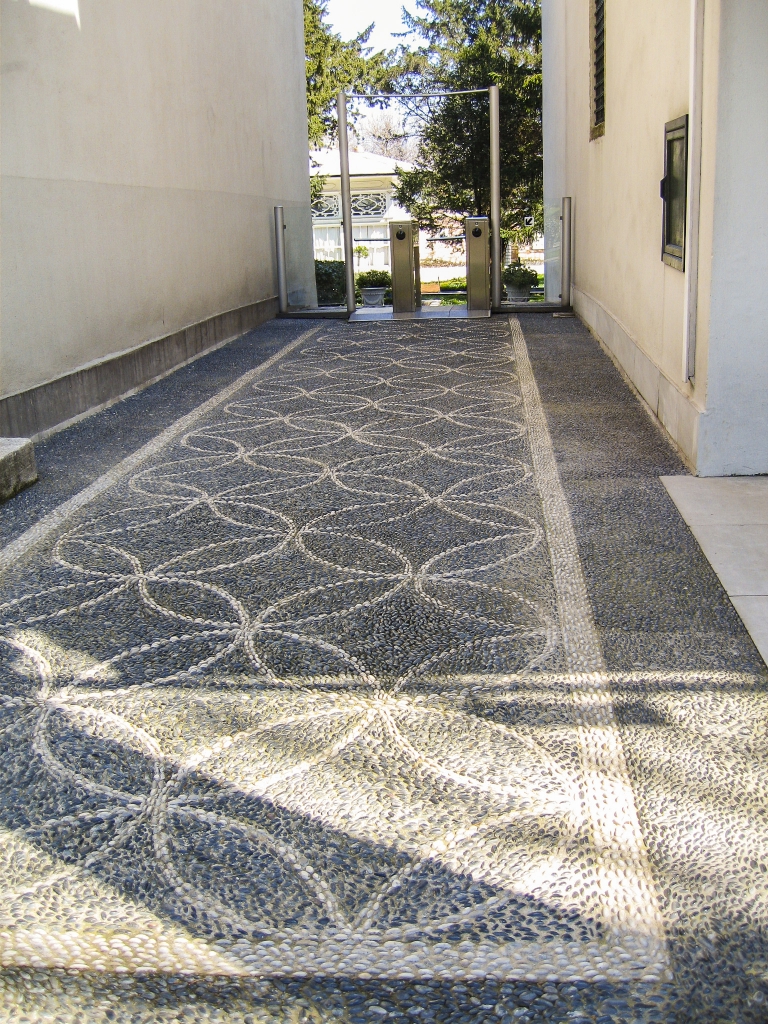 Pebble Mosaic Walkway
I wish I had a walkway like this leading to my front door. This leads to the harem; the Terrace Kiosk can be seen in the background.
