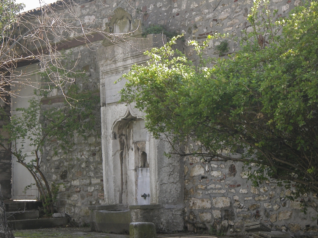 The Executioner's Fountain
This may be the fountain where, as legend has it, the Sultan's executioner washed off his sword after lopping off a victim's head.
