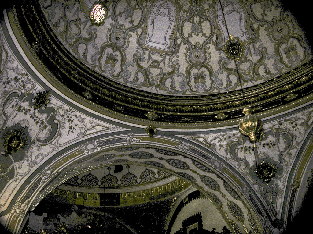 Council Hall Interior Detail
The Imperial Council building consists of three main rooms, each with its own dome.  The chamber where the Coiuncil held its deliberations was called the Kubbealti.
