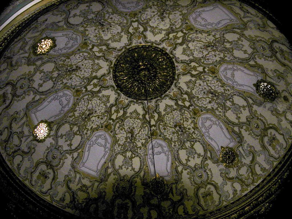 Council Hall - Domed Ceiling
The Council Hall dates from the reign of Suleiman the Magnificent (16th century), but has been restored several times since.  The rococo decorations seen here date from the renovations of 1792 and 1819.
