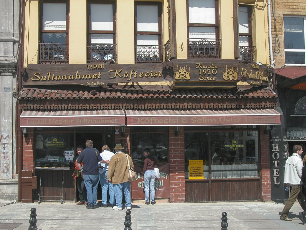 Sultanahmet Köftecisi
After visiting Topkapi Palace, We ate lunch in this restaurant on Divan Yolu Avenue, near the Firuz Ağa mosque.
