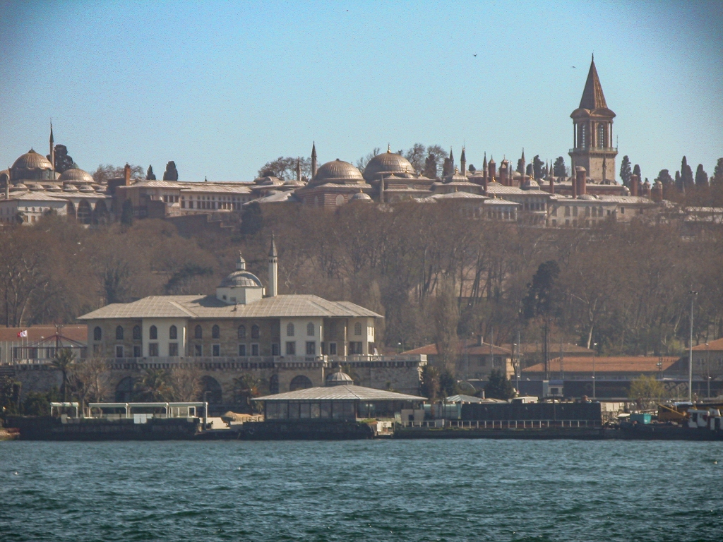 The Basketmakers' Pavilion
The large building on the shoreline at left is the Basketmakers' Pavilion, originally constructed one of a number of pavilions on the shoreline belonging to the Topkapi Palace complex; now it is the sole structure remaining from the Ottoman era after the area was cleared for the construction of a railroad in the late 19th century.
