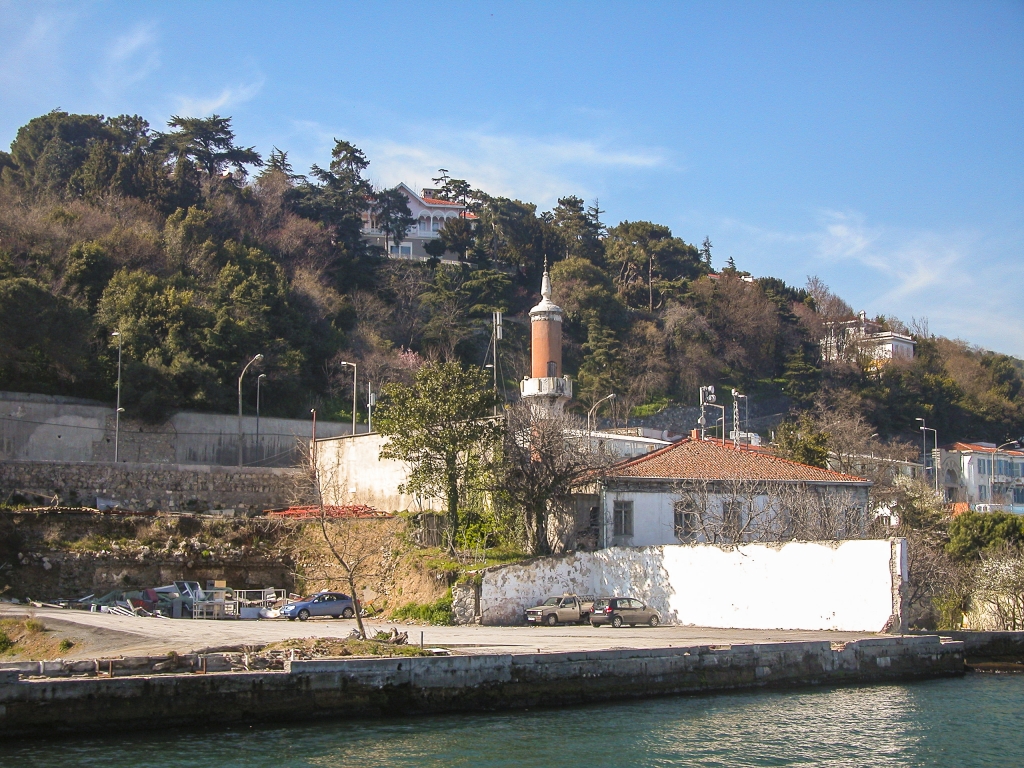 Karabaş Mustafa Ağa Mosque
A 16th century stone-and-brick mosque near the Beyoğlu waterfront.
