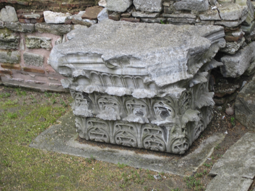 Column Fragment
Capital of a column that supported the roof of the Theodosian Aya Sophia.
