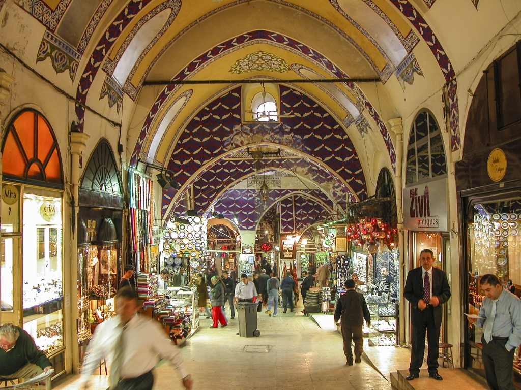 Tourist Magnet
The Grand Bazaar claims to be the #1 tourist attraction not only in Turkey, but in the world, with up to 400,000 visitors daily and over 91 MILLION annually.
