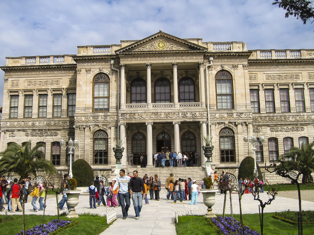 Facade of the Selamlık
The main entrance of the palace for diplomats, officials and other visitors (in general for uncastrated males).
