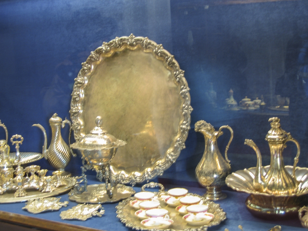 Silver and China
Elegant silver vessels and china demi-tasses, suitable for tea or coffee.
