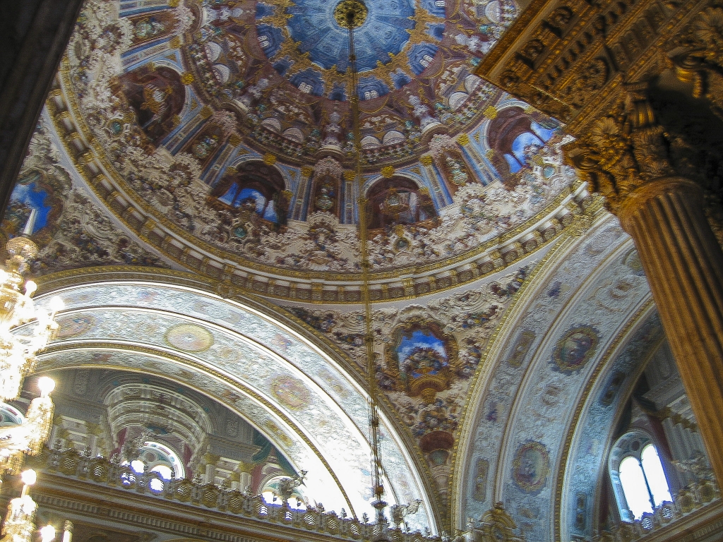 Ceremonial Hall Dome
The domed ceiling of the Ceremonial Hall. The dome is 118 feet high.  Note the thin, frail-looking cable from which the 4.5 ton chandelier is suspended.  I wouldn't want to be under the chandelier in an earthquake.
