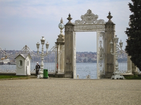 Dolmabahce-20060401-1205.jpg