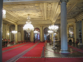 Dolmabahce-20060401-1214.jpg