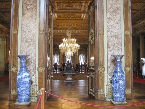 Dolmabahce-20060401-1244.jpg
