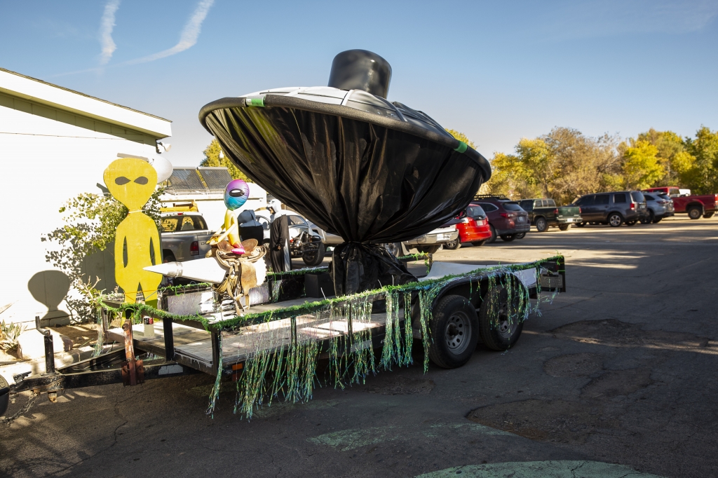 Ready to Go
The Atomic Inn float is ready to be towed out to join the parade.
