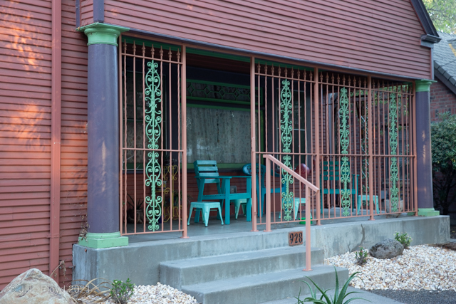 Front Porch Grillwork
JoAnn and Doug devised an unusual and striking color scheme for the ironwork.
