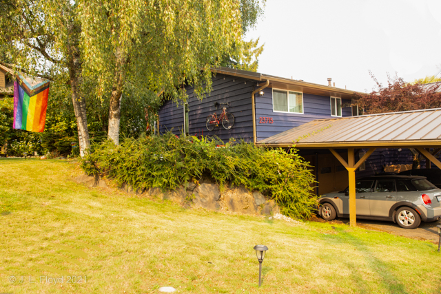 Sarah and Mike's Residence
A lovely home nestled on the shore of Lake Ballinger in Edmonds, Washington.  I forgot to ask why the bike is on the wall.
