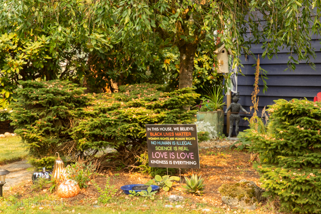 Warm Fuzzies
The sign in the yard reminded us of those we saw in the yard of another house we recently visited in Stockton, California.
