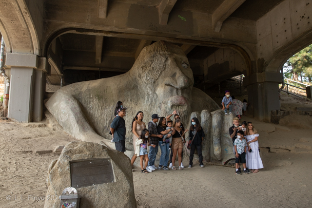 Popular Ogre
The Fremont Troll is one of the most popular attractions in Seattle, and it was impossible to get a shot with no people in the picture without waiting for nightfall, and I didn't want to wait that long.
