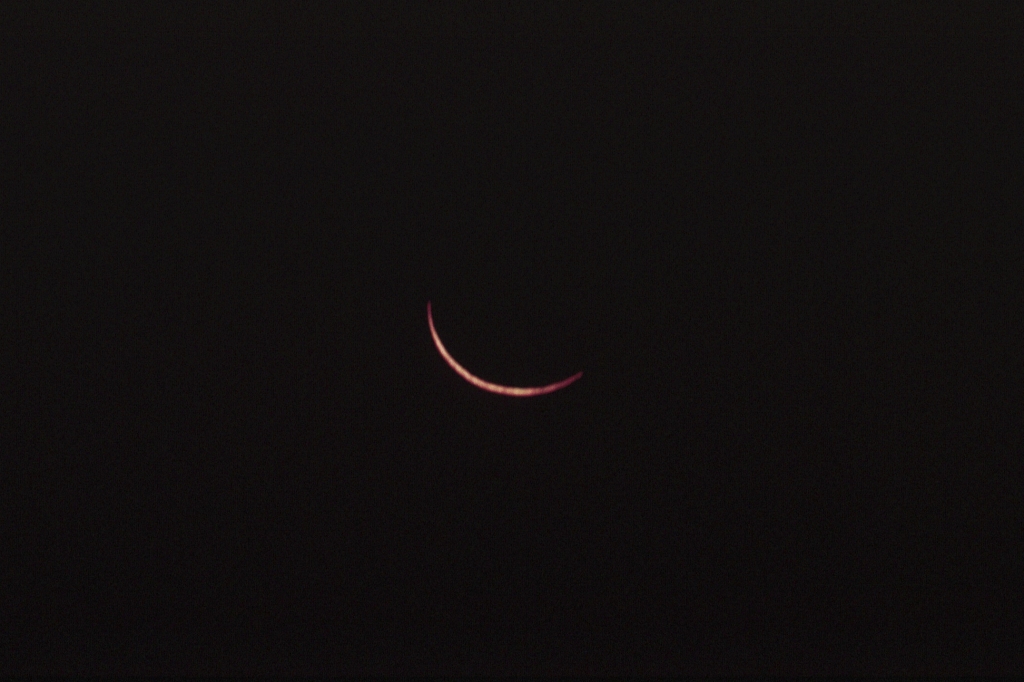 Post-Totality 1
A few seconds after Third Contact (end of totality).
