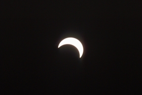 SolarEclipse-20021204-DX01.jpg