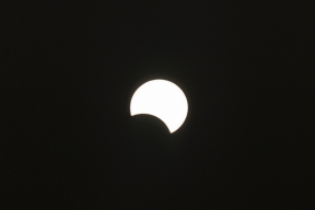 SolarEclipse-20021204-DX13A.jpg