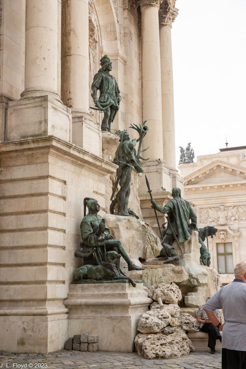 Matthias Fountain (Mátyás kútja) Matthias Fountain (Mátyás kútja)