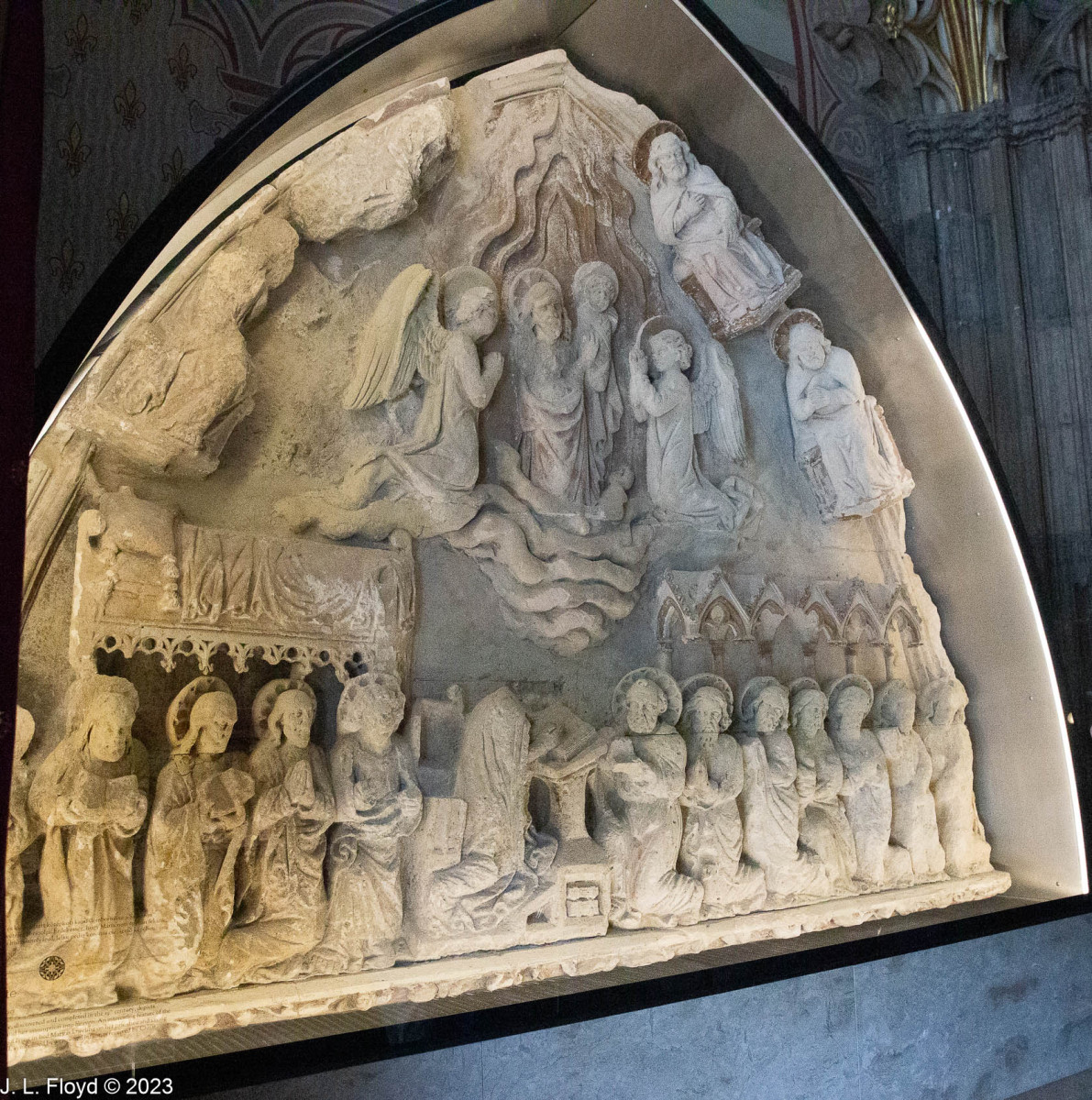 Bas-relief Bas-relief