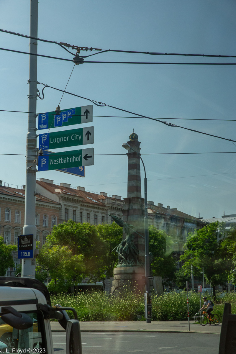 Monument near the Westbahnhof